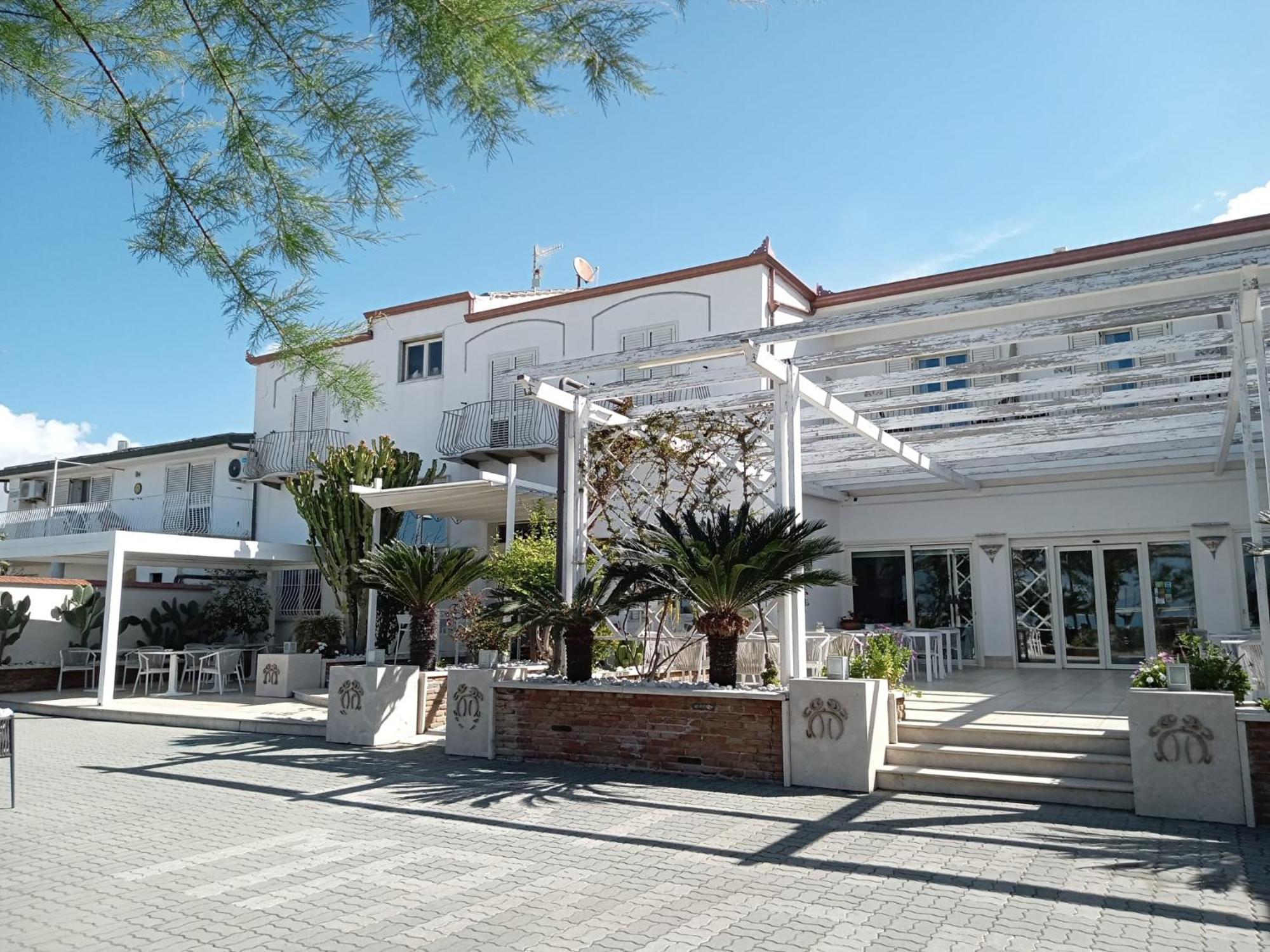 Hotel Mandetta - Adults Only Paestum Exterior photo